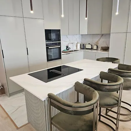 Chic Marina Gem Puerto Banus Apartment *